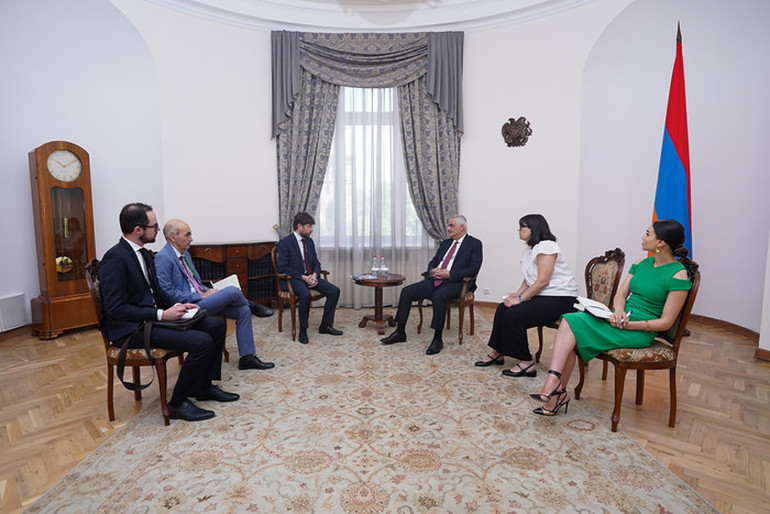 Մհեր Գրիգորյանը Ֆրանսիայի դեսպանի հետ քննարկել է Արցախում տիրող իրավիճակը