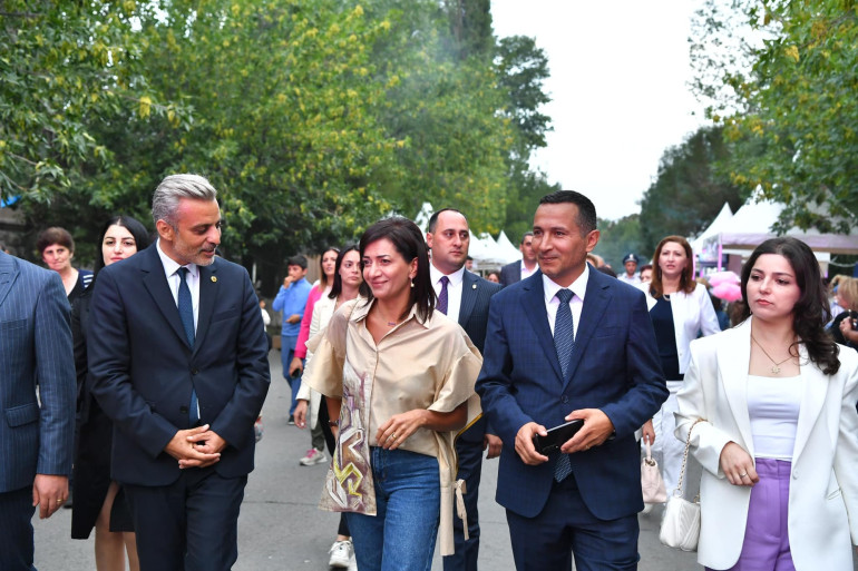Ասել, որ ժողովրդի տրամադրությունը շատ բարձր է, նշանակում է ոչինչ չասել. Աննա Հակոբյանը Սիսիանում է (լուսանկարներ)