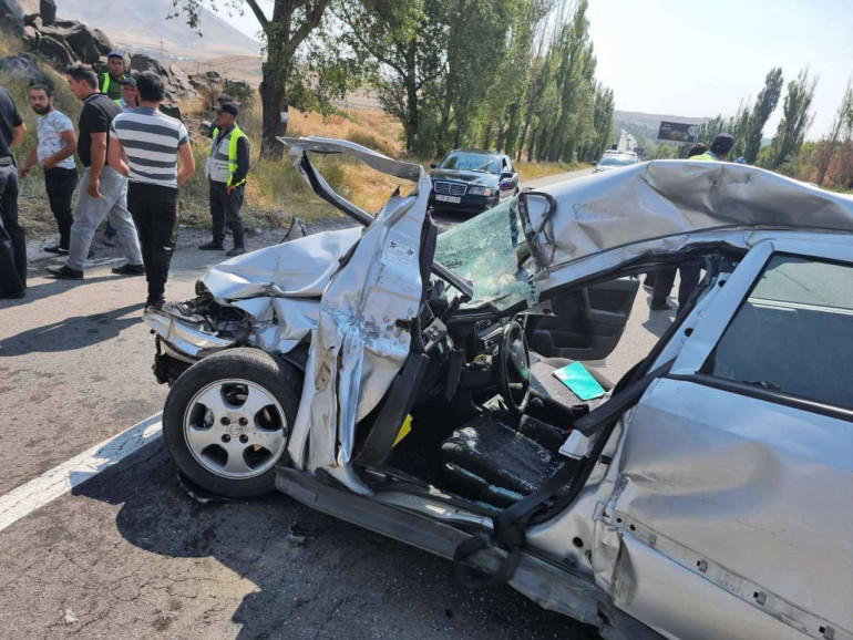 Երևան-Սևան ավտոճանապարհին բախվել են «ZIL»-ն ու «Opel»-ը. կա տուժած
