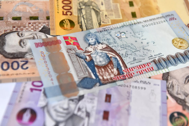 Իջևանում մի կին հայտնել է, որ ներքնակի միջից գողացել են 1 մլն դրամ, պարզվել է, որ նա գումարը տանուլ է տվել. Shamshyan.com
