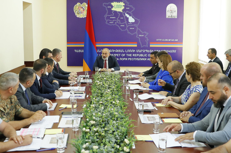 Նիկոլ Փաշինյանին են ներկայացվել Լոռու մարզպետի աշխատակազմի 2022թ. աշխատանքային գործունեության հաշվետվությունն ու ընթացիկ ծրագրերը