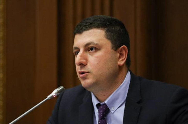 Հայաստանի իշխանությունն Արցախը հրել է ալեկոծությունների դաշտ, իսկ ինքը զբաղված է քեֆերով, համերգներով և ուտել-խմելով․ Տիգրան Աբրահամյան