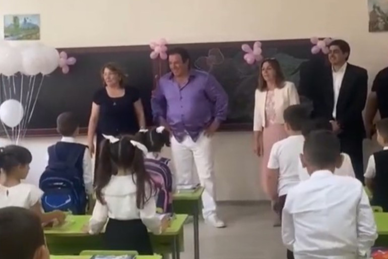 Այսօր ստացած կրթությունը վաղն օգտագործելու եք հայրենիքը բարեկեցիկ դարձնելու համար․ Գագիկ Ծառուկյանն այցելել է Առինջի Կոլյա Ծառուկյանի անվան դպրոց