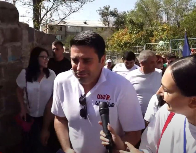 Փաշինյանը հետևել է դեպի Բավրայի մաքսակետ տանող ճանապարհահատվածի հիմնանորոգման աշխատանքներին (տեսանյութ)