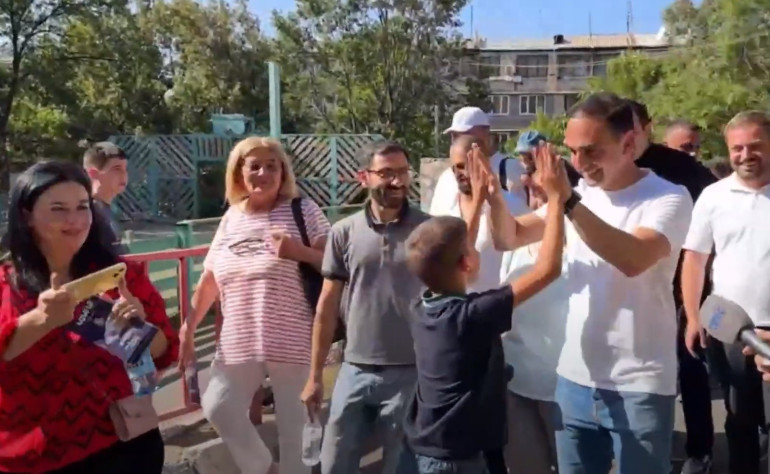 «Դավիթին մինչև տարվա վերջ դաշտով ապահովե'ք». Տիգրան Ավինյանը Նոր Նորքում է