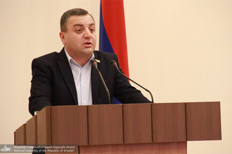 Արցախում գործող ՀՀ իշխանության արբանյակները շրջանառության մեջ դրեցին 2018-ից ծանոթ եզրույթ՝ «կամ ես կլինեմ նախագահ, կամ Արցախը նախագահ չի ունենա». Դավիթ Գալստյան