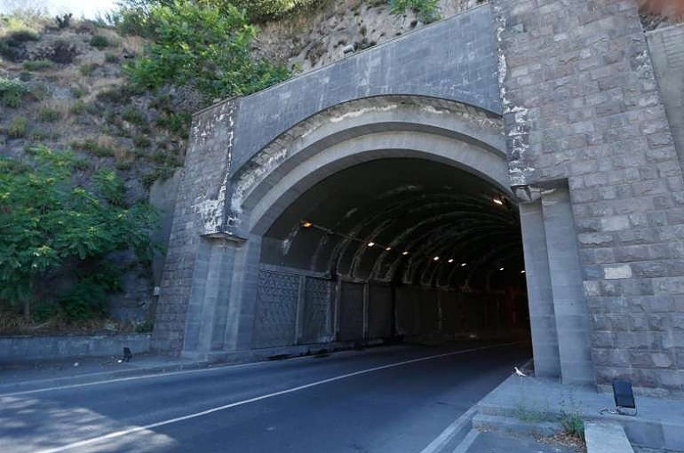 Պուշկինի թունելով երթևեկությունը ժամանակավորապես դադարեցվել է․ գործում է շրջանցիկ ճանապարհ