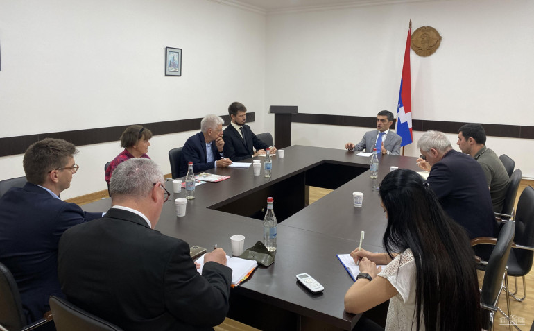 ԱՀ ԱԳ նախարարն ու Բարոնուհի Քերոլայն Քոքսը քննարկել են Արցախի պաշարման հետևանքով առաջացած հումանիտար աղետին առնչվող հարցեր