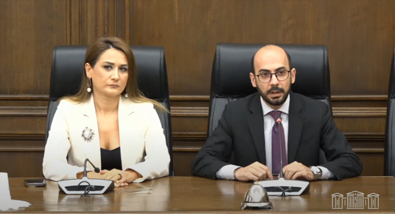 Հայաստանը չի բանակցում Աղդամի ճանապարհի շուրջ, քննարկումները բացառապես Լաչինի միջանցքի շուրջ են. Արթուր Հովհաննիսյան