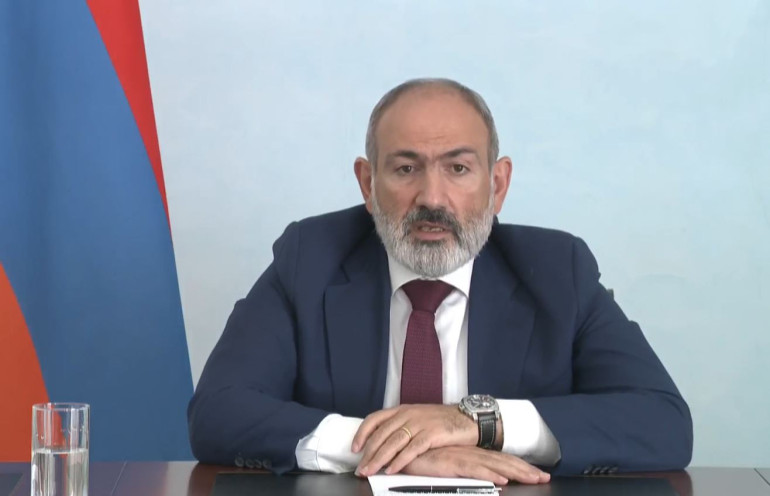 Ոստիկանները բերման ենթարկեցին Փաշինյանի դեմ բողոքի ակցիա իրականացնող ադրբեջանագետին