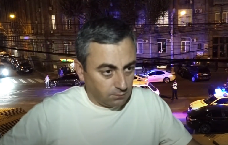 Հրապարակից կես ժամով բացակայելու ենք՝ քաղաքական ուժերի հետ խորհրդակցություն անցկացնելու, ժողովուրդը ճանապարհային քարտեզ է պահանջում․ Իշխան Սաղաթելյան