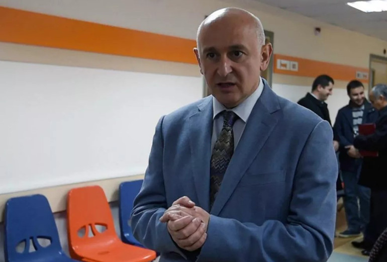 Դատախազությունը արյունաբանական կենտրոնի նախկին տնօրենից պահանջում է բռնագանձել 3 անշարժ գույք և շուրջ 161 մլն դրամ