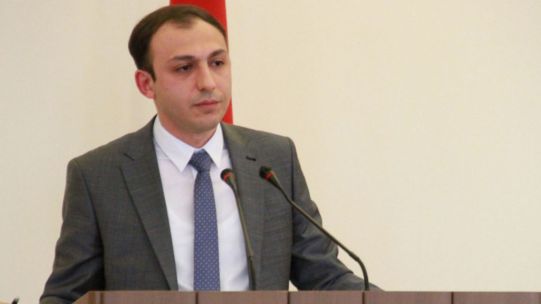 Գնդակոծվել է շտապօգնության ավտոմեքենան, որն ուղարկվել էր Մարտակերտից Ստեփանակերտ դիեր տեղափոխելու նպատակով․ վարորդը վիրավորվել է
