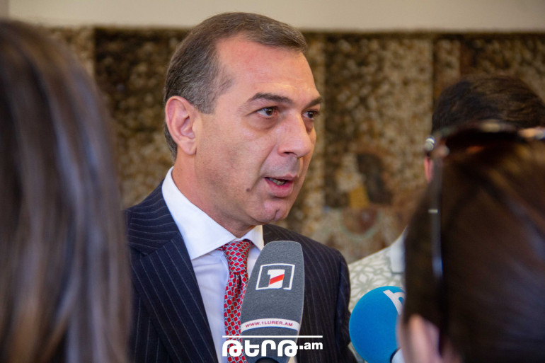 Եթե երեկ հանրահավաքների օրակարգը Արցախի փրկությունն էր, ապա այսօր մեկ օրակարգ կա՝ իշխանությանը հեռացնելը, իսկ այդ օրակարգը ժողովուրդը չի ընդունում. ես պահանջում եմ արտահերթ ընտրություն. Թարվերդյան