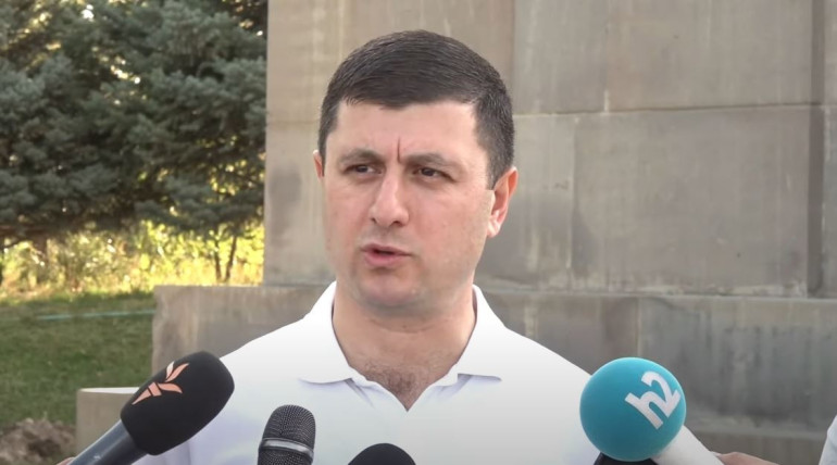 Իմ տեղեկություններով՝ Եվլախի հանդիպումը մեկ ֆորմատով նախատեսված չէ, մի քանի հարթություններով է ընթանալու․ Տիգրան Աբրահամյան (տեսանյութ)