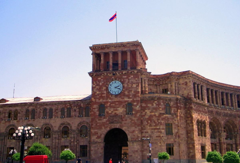 ԼՂ-ից ցանկացողներին Հայաստան տեղափոխելու հարցի շուրջ կառավարությունը մշտական կապի մեջ է ԼՂ գործընկերների հետ
