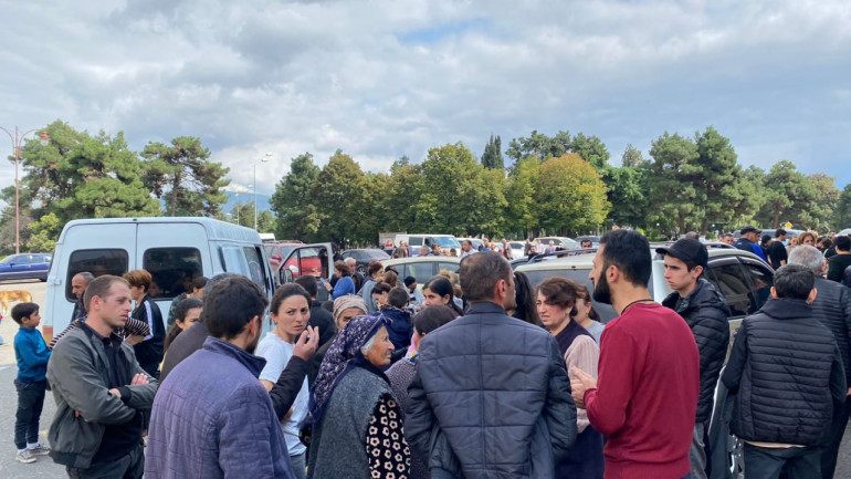 Հայաստանի իշխանությունները պարտավոր են միջազգային կառույցների հետ համատեղ անհապաղ ապահովել Արցախում բնակվող ՀՀ քաղաքացիների՝ ՀՀ տեղափոխման իրավունքը․ «Ապրելու երկիր»