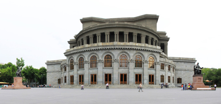 Օպերայի և բալետի ազգային ակադեմիական թատրոնը հետաձգում է ներկայացումները