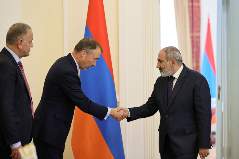Փաշինյանը Տոյվո Կլաարի հետ քննարկել է Լեռնային Ղարաբաղի շուրջ ստեղծված ռազմաքաղաքական իրավիճակն ու դրա հաղթահարմանն ուղղված քայլերը