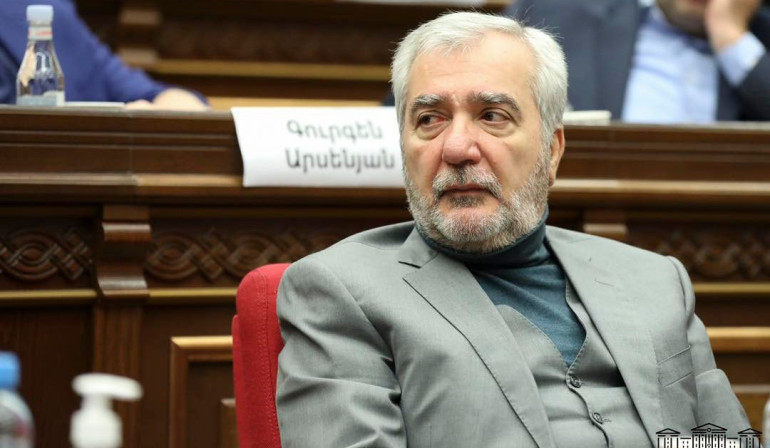Հայաստանում ռազմшկան ինժեներական աշխատանքներին ներգրավված են հնդիկները, լավ կլիներ, որ արցախցիներն էլ մասնակցեին. Անդրանիկ Քոչարյան