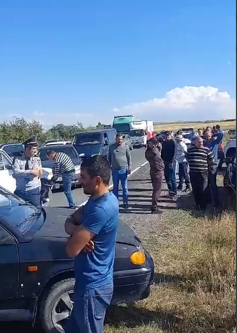 Քաղաքացիները փակել են Գավառ-Սևան մայրուղին՝ Նորատուսի հատվածում