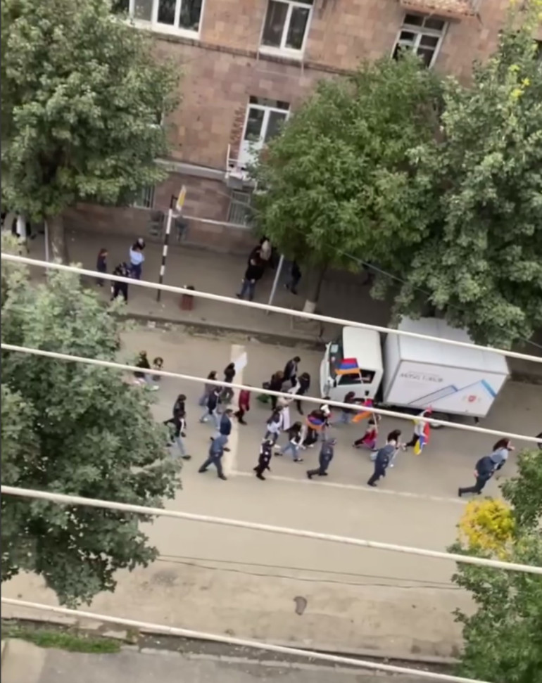 Քաղաքացիները իրազեկման երթեր են իրականացնում մարզերում