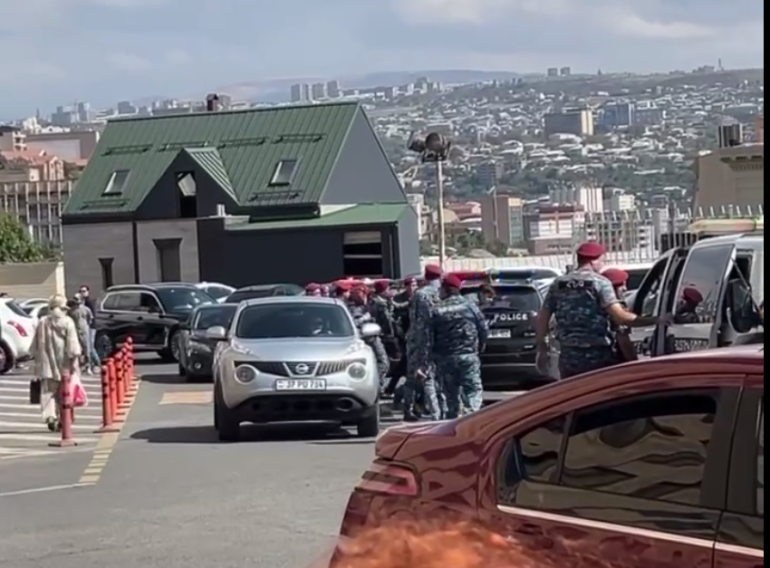 Տեսանյութերի և ուսանողների վկայությունները հուշում են, որ բերման ենթարկվածները որևէ խախտում թույլ չեն տվել․ Հայաստանի Ամերիկյան համալսարանի հայտարարությունը