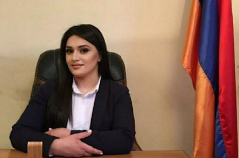 Սուրենավանի վարչական ղեկավարը ներողություն է խնդրել, հավելելով, որ դեմ է հրապարակում բողոքի ձայն բարձրացնելուն