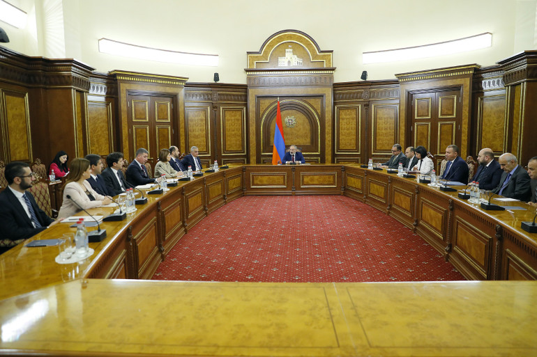 ԼՂ-ից տեղահանված հայրենակիցները ֆինանսական աջակցություն ստանալու համար պետք է բացեն քարտային հաշիվներ. Փաշինյան