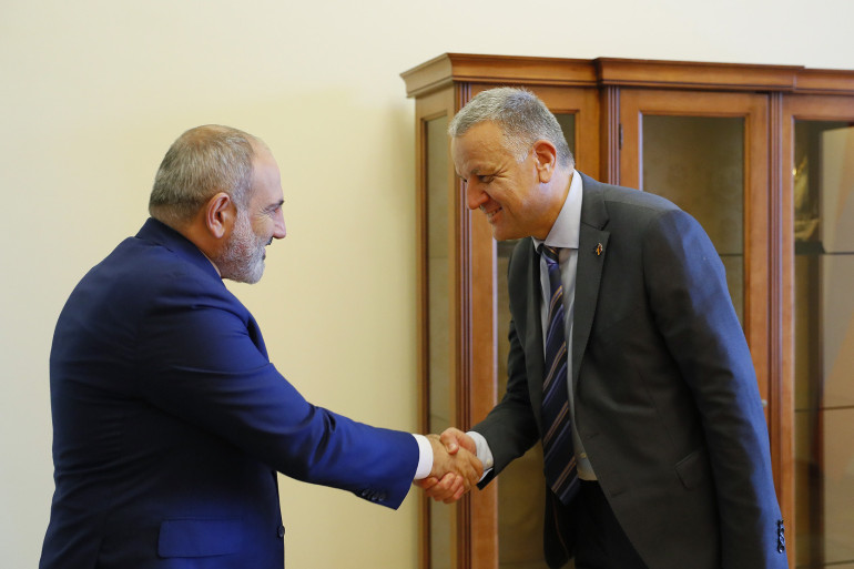 ԼՂ-ից տեղահանության հետևանքով ստեղծված իրավիճակի հաղթահարման համար ակնկալվում է միջազգային օժանդակություն. Փաշինյանը՝ ԵՄ դեսպանին