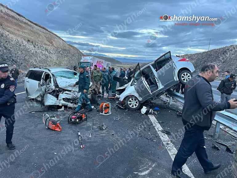 Ողբերգական ավտովթար Շիրակի մարզում․ բախվել են Mitsubishi Grandis-ը և Nissan Tiida-ն․ կա 3 զոհ և 7 վիրավոր