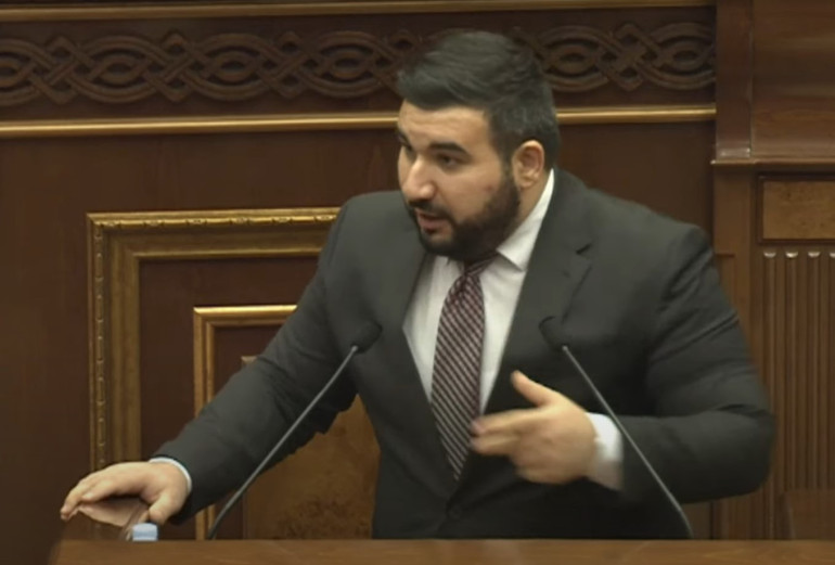 Ազգակnրծանն էլ եք, կապիտուլյանտն էլ եք, հողատուն էլ եք․ Վահագն Ալեքսանյանն՝ ընդդիմությանը