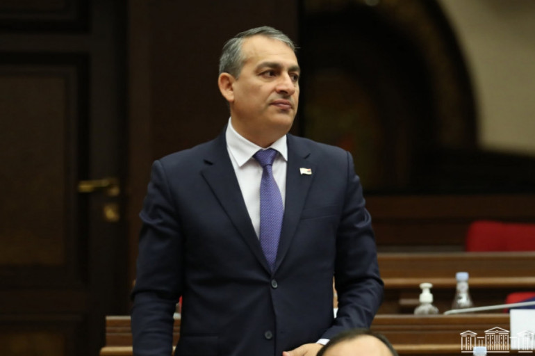 Ֆրանսիայի հետ ոչ թե ռազմшկան դաշինք կստեղծվի, այլ ռազմшտեխնիկական համագործակցության պայմանագիր կստորագրվի․ նաև կբանակցենք ՀՕՊ համակարգեր գնելու շուրջ․ Արմեն Խաչատրյան