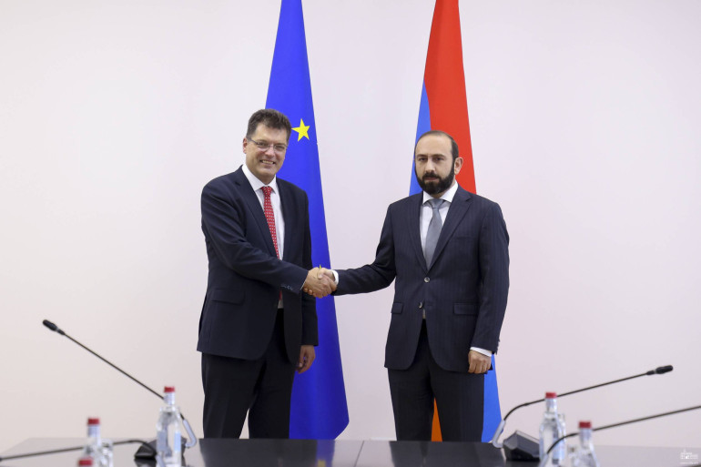 Արարատ Միրզոյանն ընդունել է ԵՄ ճգնաժամային կառավարման հարցերով հանձնակատարին