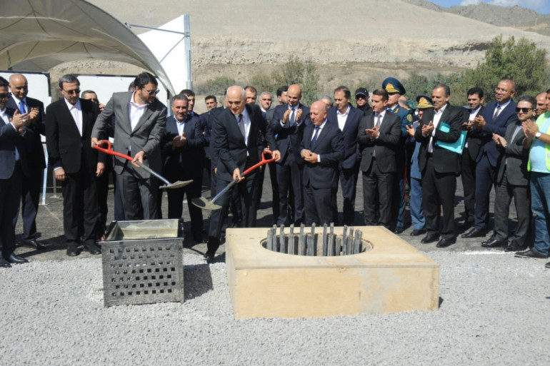 Իրանցի նախարարն այցելել է օկուպացված Կովսական. տեղի է ունեցել Արաքսի վրայով կամրջի հիմնարկեքի արարողությունը