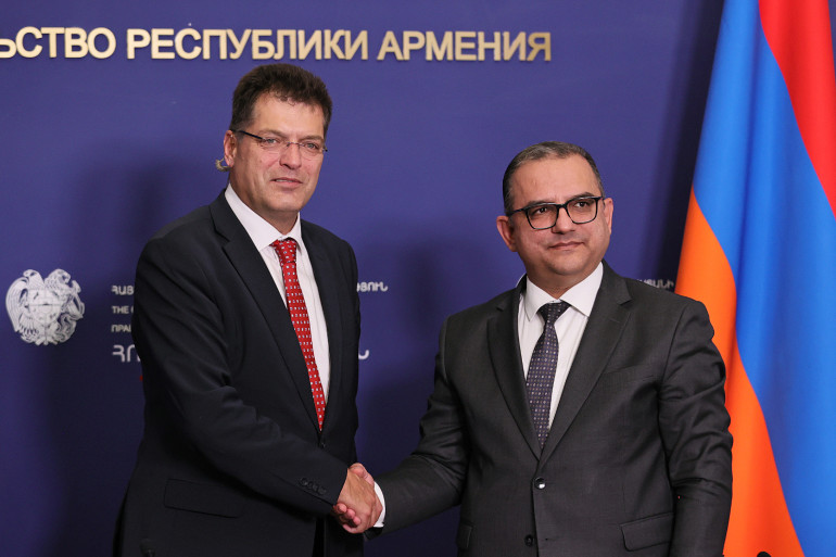 Փոխվարչապետ Տիգրան Խաչատրյանը և ԵՄ ճգնաժամային կառավարման հարցերով հանձնակատարը քննարկվել են ԼՂ-ից տեղահանվածների հրատապ կարիքների գնահատման և աջակցության հարցերը
