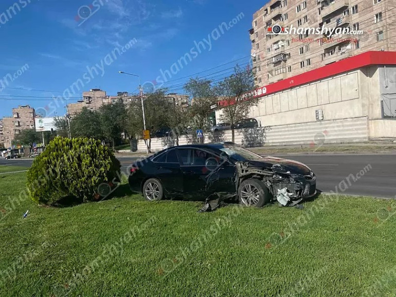 Երևանում բախվել են Toyota Camry-ն ու Opel Zafira-ն․ կա 5 վիրավոր. Shamshyan.com