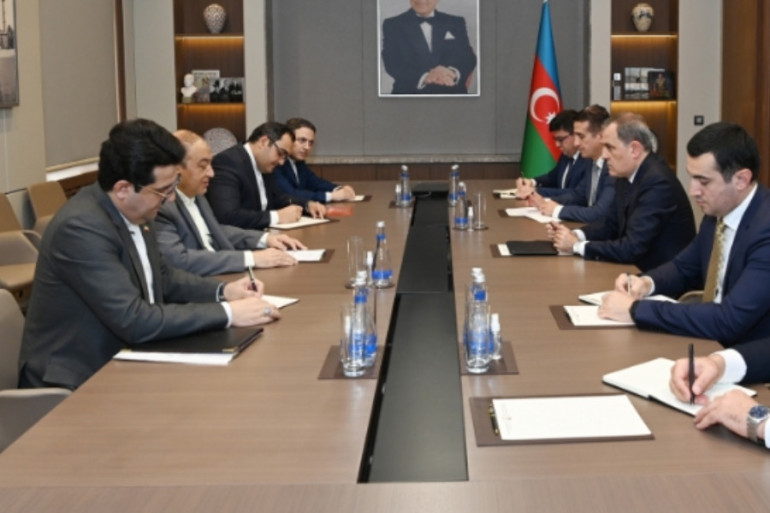Իրանն ու Ադրբեջանը քննարկել են տարածաշրջանում խաղաղությունն ու «3+3» ձևաչափը
