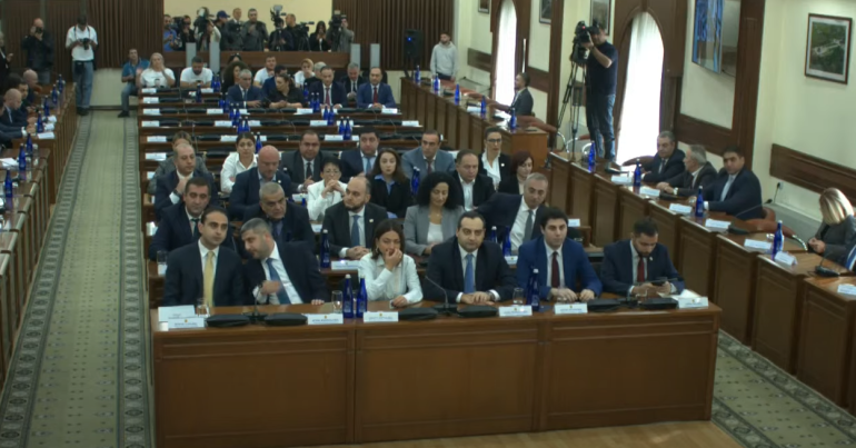 Երևանի նորընտիր ավագանին քաղաքապետ է ընտրում (տեսանյութ)
