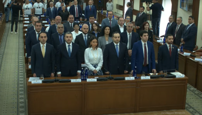 Երևանի քաղաքապետի միակ թեկնածուն Տիգրան Ավինյանն է, կայանում է նորընտիր ավագանու առաջին նիստը