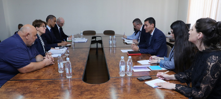 ԿԳՄՍ-ում ԵԽ ներկայացուցչի հետ քննարկվել են ԼՂ-ից տեղահանված երեխաների կրթության հարցերը