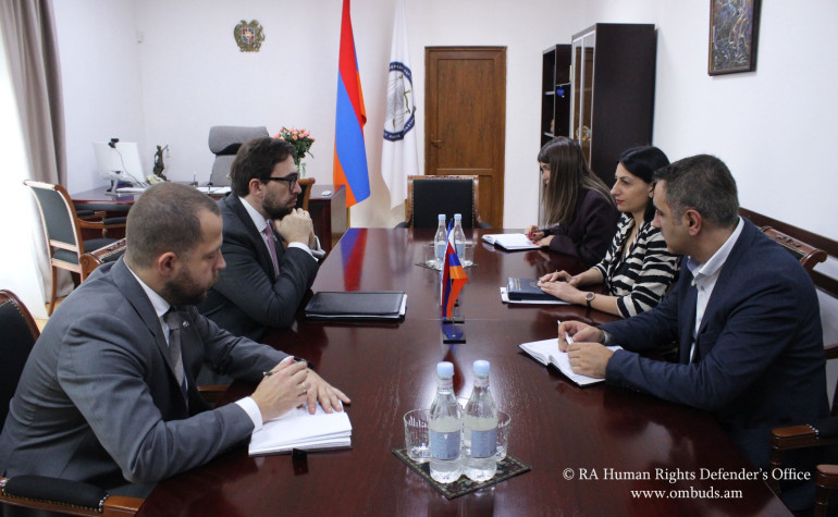 ՄԻՊ-ը ՆԱՏՕ-ի կապի գրասենյակի ղեկավարին է ներկայացրել ԼՂ-ից բռնի տեղահանվածների իրավունքների պաշտպանության հարցեր