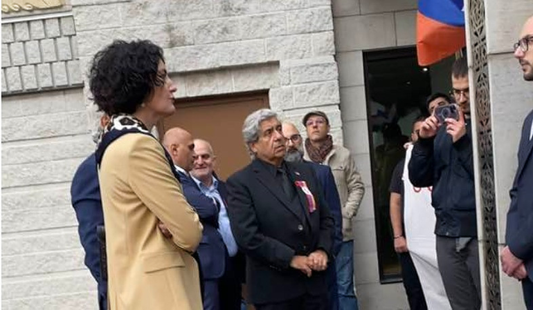 Ցավում եմ, որ ձեր հայրենասիրությունն ուղղվում է սխալ նպատակներով, եթե այդքան ուժ ու եռանդ ունեք, միայն ուրախ կլինենք, որ դառնաք ՀՀ քաղաքացիներ․ Կանադայում ՀՀ դեսպանը՝ ցուցարարներին
