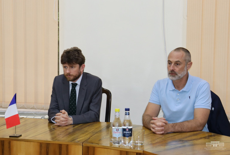 Ֆրանսիան առաջին իսկ օրերից իր պատրաստակամությունն է հայտնել աջակցել բարեկամ հայ ժողովրդին. դեսպանն այցելել է Վայոց ձոր
