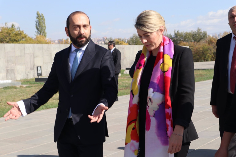 Հիշում ենք և պահանջում․ Կանադայի ԱԳ նախարարը հայերեն գրառում է արել Ծիծեռնակաբերդ այցից հետո