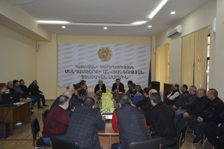 Դեկտեմբերի 6-ից ոչ սպանդանոցային մորթի արդյունքում ստացված հումք և մթերք հայտնաբերելուց կկասեցվի ամբողջ խմբաքանակի իրացումը. հանդիպում մսավաճառների հետ Դեկտեմբերի 6-ից ոչ սպանդանոցային մորթի արդյունքում ստացված հումք և մթերք հայտնաբերելուց կկասեցվի ամբողջ խմբաքանակի իրացումը. հանդիպում մսավաճառների հետ