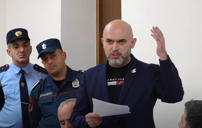 Այն, ինչ կատարվում է դատարանում, ոչնչով չի տարբերվում Բաքվի դատարաններում տեղի ունեցողից․ Արմեն Աշոտյան Այն, ինչ կատարվում է դատարանում, ոչնչով չի տարբերվում Բաքվի դատարաններում տեղի ունեցողից․ Արմեն Աշոտյան