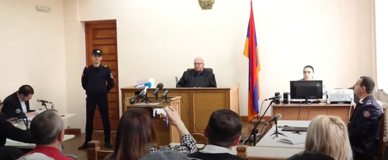 Դատախազը Ավետիք Չալաբյանի համար 2,6 տարի ժամկետով ազատության սահմանափակում
պահանջեց Դատախազը Ավետիք Չալաբյանի համար 2,6 տարի ժամկետով ազատության սահմանափակում
պահանջեց