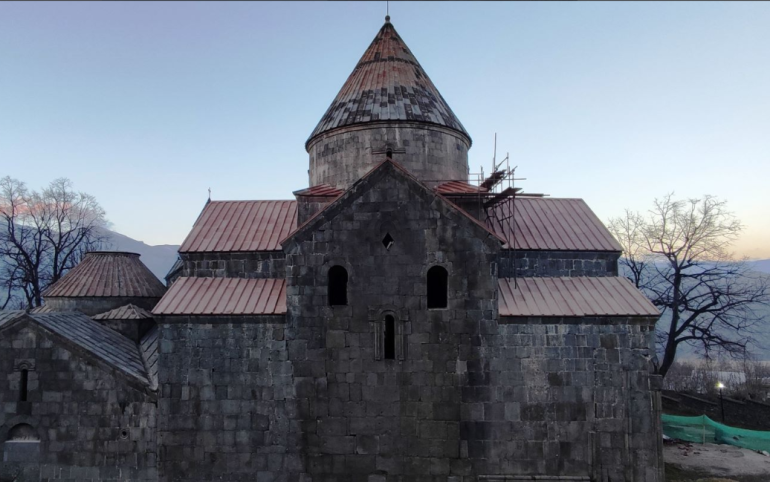 Քոբայրավանքի սեղանատան և Սանահինի վանական համալիրի Սբ Ամենափրկիչ եկեղեցու տանիքածածկերի վերականգնման աշխատանքներն ավարտվել են (լուսանկարներ)