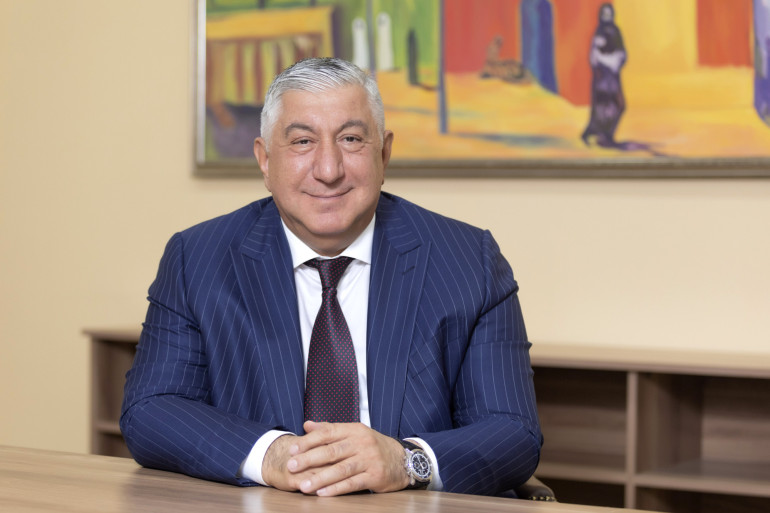 Ինձ համար ընտանիքն ու հայրենիքը մի ամբողջություն են, որոնք առանձնացնել չի կարելի. Սարիբեկ Սուքիասյան Ինձ համար ընտանիքն ու հայրենիքը մի ամբողջություն են, որոնք առանձնացնել չի կարելի. Սարիբեկ Սուքիասյան